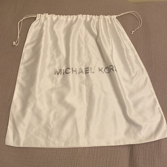MICHAEL KORS WHITE LARGE DUST BAG . Perfect for storage bag & travel . - Picture 1 of 4